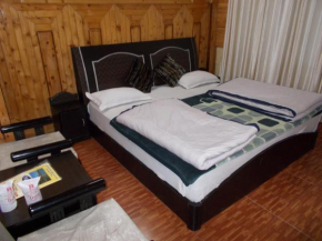 Deluxe Lake Facing Stay In Nainital, Nainital